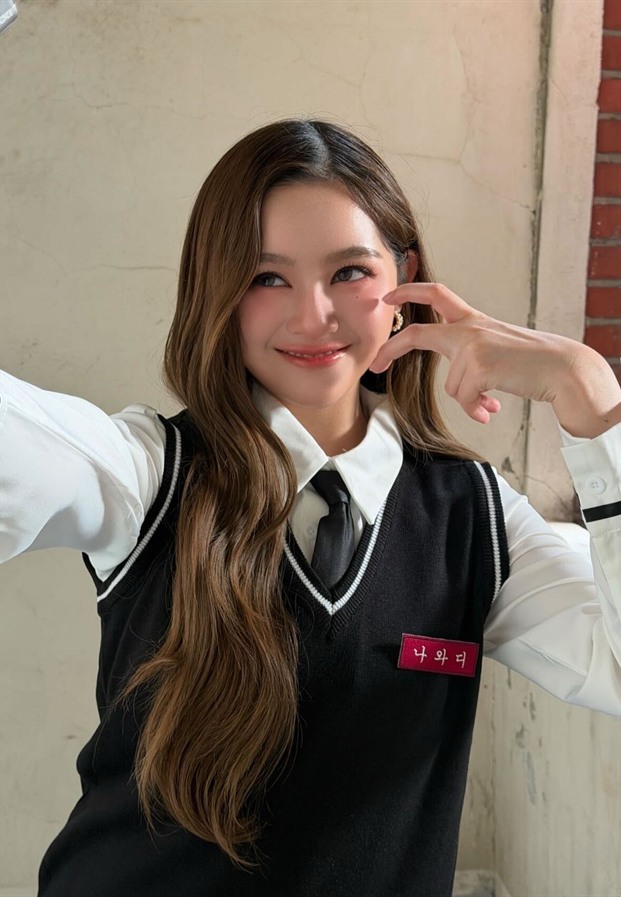 มิ้ม รัตนวดี ในลุคนักเรียนสดใส