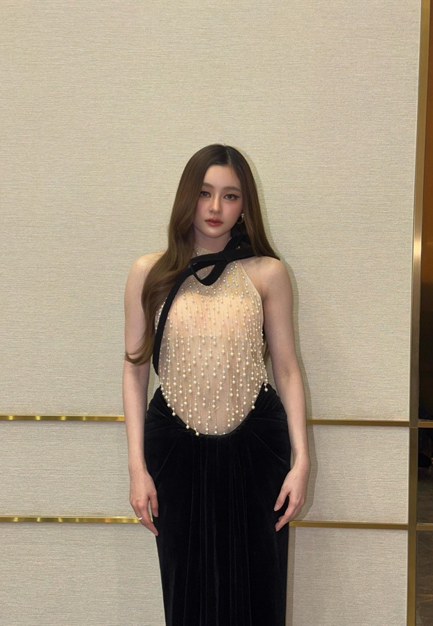 มิ้ม รัตนวดี เดรสเรียบหรู