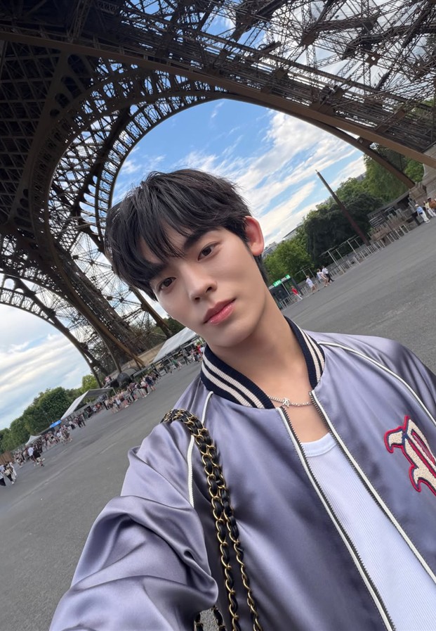ป๋อ ศุภการ กับแฟชั่นแจ็กเก็ตหน้าหอไอเฟล